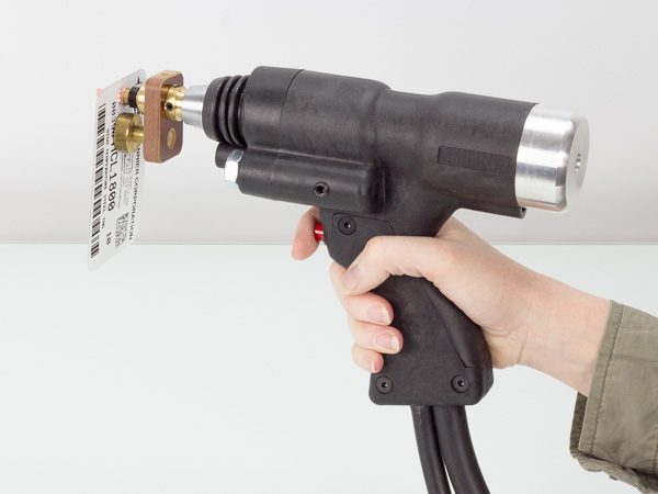 weld gun with magnet